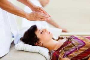 Leia mais sobre o artigo Como Fazer Reiki para Superação de Desafios